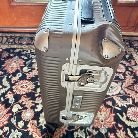 FPM  Milano light spinner suitcase made in Italy NWT - Picture 7 of 16